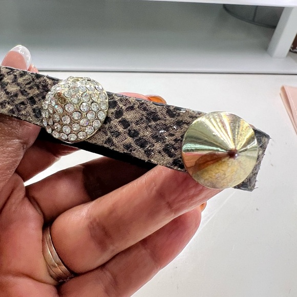 Jewelmint Rock Attitude Bracelet - Picture 2 of 3